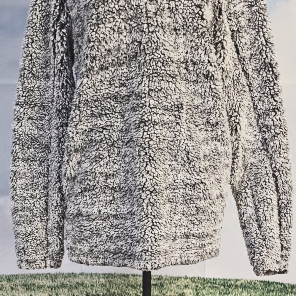 GRIZZLY SHERPA | QUARTER ZIP MOCK NECK PULL-OVER - Picture 9 of 15